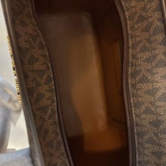 Michael Michael Kors Pratt Small Messenger Tote Crossbody Brown NWT MSRP $448 - Picture 6 of 7